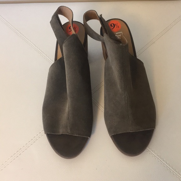 Franco Sarto Suede Block Heel Peep Toe Size 9.5 - Picture 2 of 6